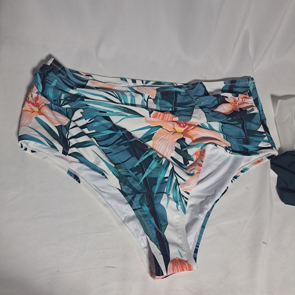 NEW Cupshe Womens Green Floral Ruffle Bikini 2 pc High Rise 2XL Adjustable - Picture 5 of 7